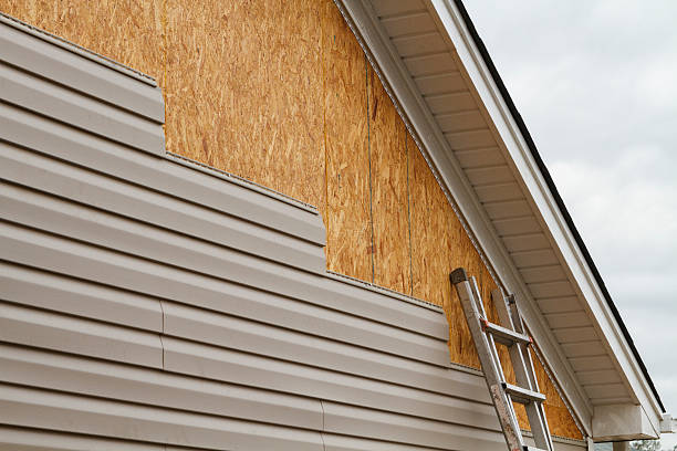Professional Siding Contractor technician working in Medford, OR